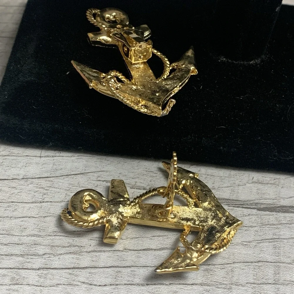 Earrings‎ Blue  Enamel Clip On Gold Tone Rope Around Anchor Sea Nautical Captain